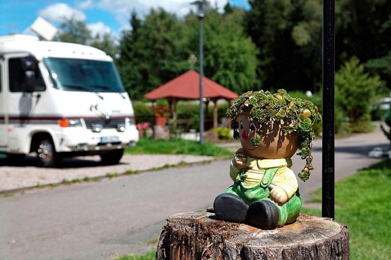 See-Campingpark Neubaeuer See Hotel Bagian luar foto
